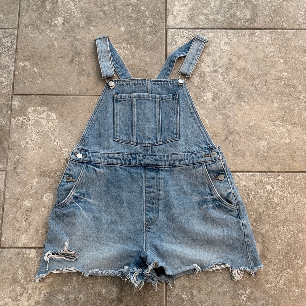 NWOT-ROLLA'S Light Blue Denim Short Overalls US 30 (Aussie 12)